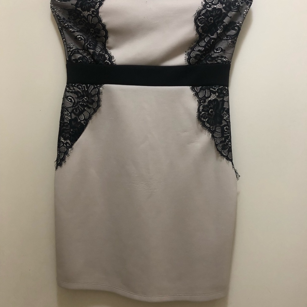 Clothes - Picture 4 of 16